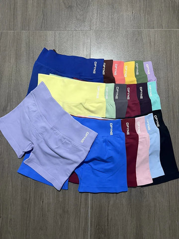 Impact Shorts with Logo 4.5'' Low Waist Seamless Yoga Shorts Scrunch Bum Gym Shorts Workout Biker Short Stretch Fitness Short