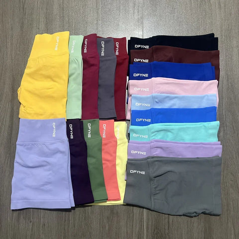 Impact Shorts with Logo 4.5'' Low Waist Seamless Yoga Shorts Scrunch Bum Gym Shorts Workout Biker Short Stretch Fitness Short