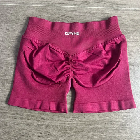 Impact Shorts with Logo 4.5'' Low Waist Seamless Yoga Shorts Scrunch Bum Gym Shorts Workout Biker Short Stretch Fitness Short
