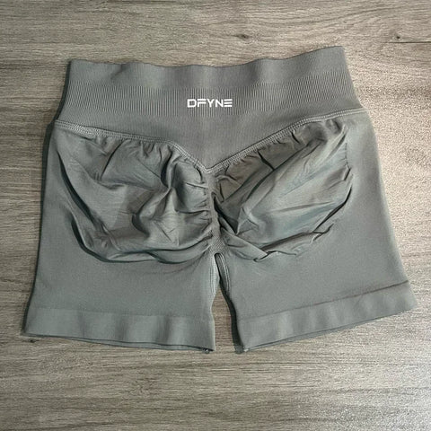 Impact Shorts with Logo 4.5'' Low Waist Seamless Yoga Shorts Scrunch Bum Gym Shorts Workout Biker Short Stretch Fitness Short