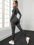 seamless-yoga-set-with-crop-top-high-waist-leggings-for-workouts