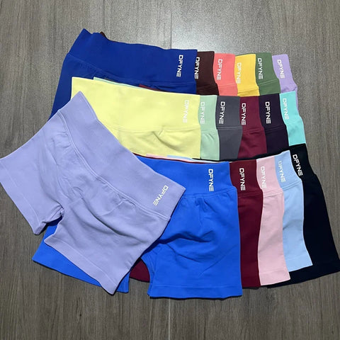 Impact Shorts with Logo 4.5'' Low Waist Seamless Yoga Shorts Scrunch Bum Gym Shorts Workout Biker Short Stretch Fitness Short