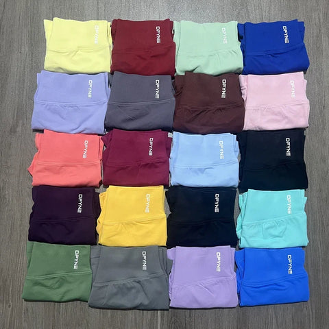 Impact Shorts with Logo 4.5'' Low Waist Seamless Yoga Shorts Scrunch Bum Gym Shorts Workout Biker Short Stretch Fitness Short