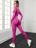seamless-yoga-set-with-crop-top-high-waist-leggings-for-workouts