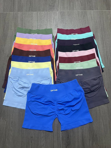 Impact Shorts with Logo 4.5'' Low Waist Seamless Yoga Shorts Scrunch Bum Gym Shorts Workout Biker Short Stretch Fitness Short