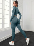 seamless-yoga-set-with-crop-top-high-waist-leggings-for-workouts